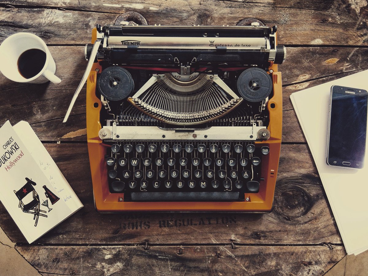 TheOhioWriters's tweet photo. โIf you intend to write as truthfully as you can, your days as a member of polite society are numbered.โ
โ Stephen King, On Writing: A Memoir of the Craft
#quoteoftheday #WritingCommnunity #writerslife #WriteTruth https://t.co/kOIfcxeWUb