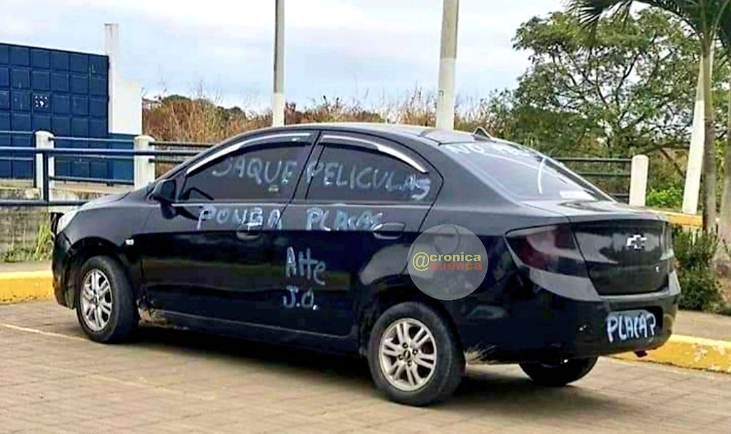 LaSuprema961's tweet photo. En #Arenillas observe lo que le hicieron a este vehículo de un agente de tránsito ⤵️ https://t.co/WWwFJUFlpr