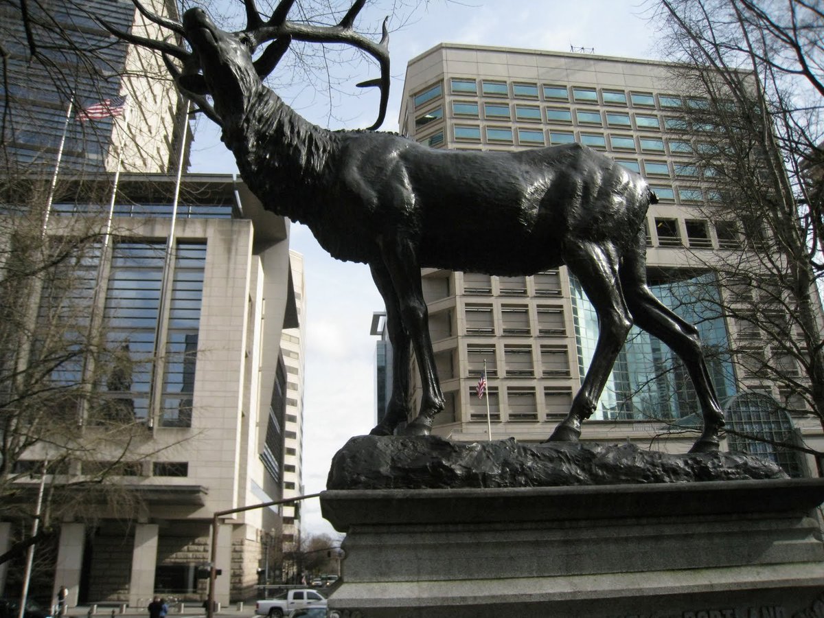 To be fair, those early critics had a point. Here's an actual elk next to the Thompson Elk: