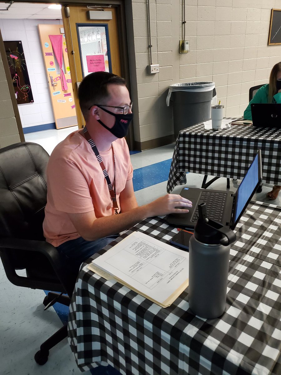 MBravestone's tweet photo. Schofield teachers are getting ready to welcome students back! It's so great to be together! #RepMoProud @RepublicSchools https://t.co/x4nQ1W5z15