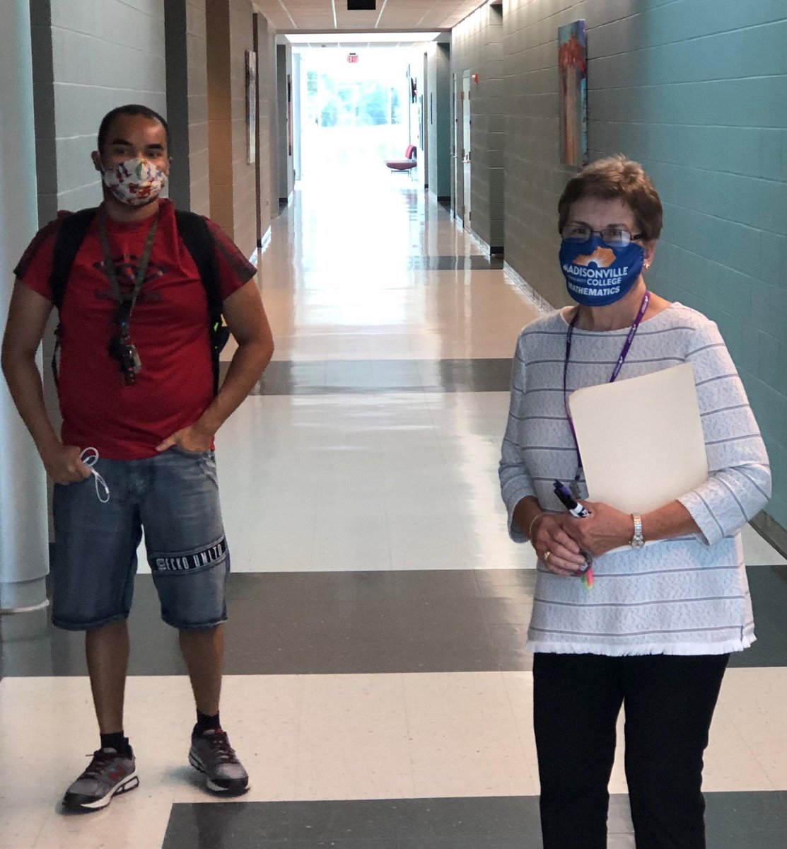PresidentMCC's tweet photo. It's been a great start to our fall 2020 semester. Lots of smiles under those masks! Thanks to our students for following our #HealthyatMCC guidelines for masks and social distancing. We got this! #MaskUpMCC #MCCStronger #TeamKCTCS #TeamKentucky @madisonvillecc https://t.co/uZYtVe9pGw