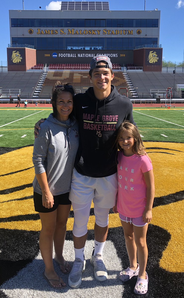 ElmesNate's tweet photo. After a great camp and a phone call with @CoachWiese I am blessed to say that I’ve received a Scholarship Offer to play football at The University of Minnesota-Duluth!! Thank you for the amazing opportunity @UMD_Football and the rest of the coaching staff!! https://t.co/xYRAhef4H3
