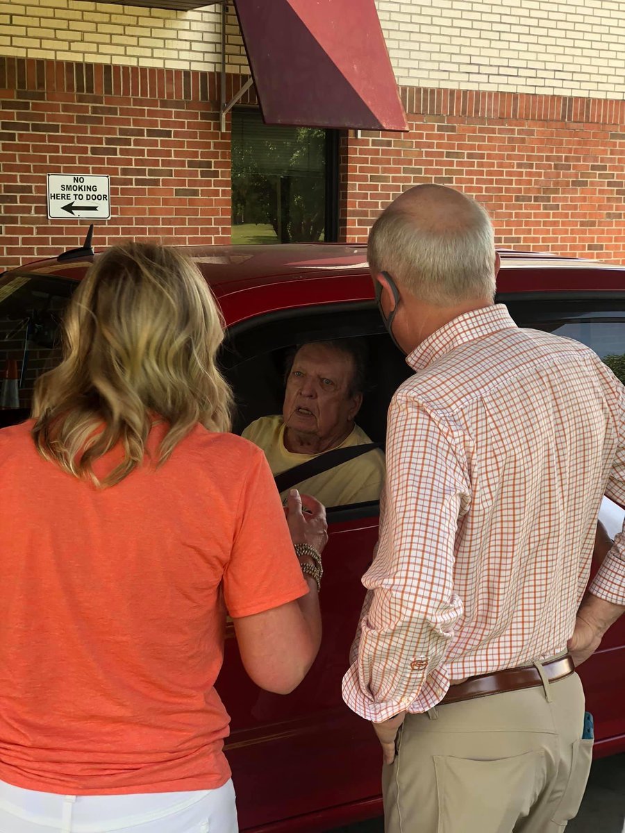TheBellTolls68's tweet photo. We had a great time today at the Lebanon Senior Citizens Center passing out pecan and chess pies during the curb side lunch pick up and talking with our friends and neighbors.
#rickbellformayor2020
#VoteNovember3rd https://t.co/FPI077ruWd