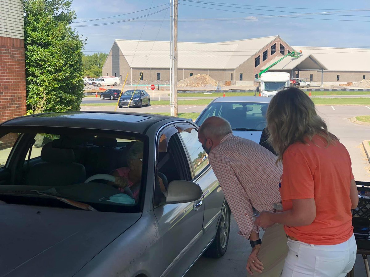 TheBellTolls68's tweet photo. We had a great time today at the Lebanon Senior Citizens Center passing out pecan and chess pies during the curb side lunch pick up and talking with our friends and neighbors.
#rickbellformayor2020
#VoteNovember3rd https://t.co/FPI077ruWd