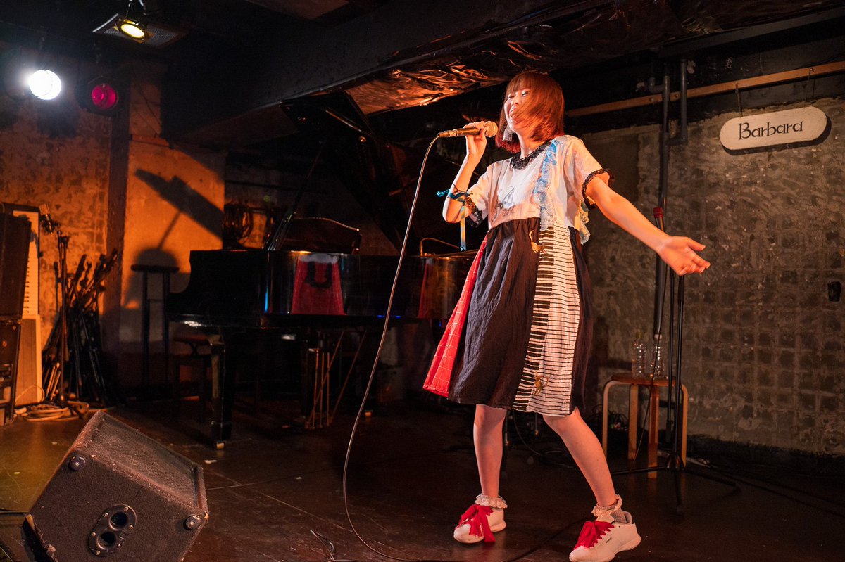 silt_ym's tweet photo. 8/16MinakaMiX Live vol.1の写真、その7。
そして最後はライブ主催の #水上ゆか さん。初のライブ主催でただでさえ大変な上にコロナで8月に延期になったりでお疲れ様でした。披露した曲は自分好みな感じでノリやすかったです(^^)。
#MML1 https://t.co/lBtA2uWdmm