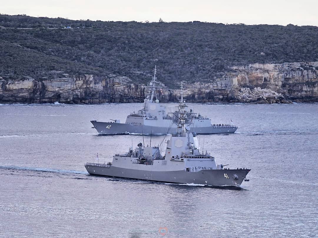 Welcome home 🙋‍♂️🙋‍♀️ to Sydney to all sailors aboard HMAS Sydney (DDG42), Brisbane (DDG41), Ballarat (FFH155) yesterday afternoon. Thank you 🙏 for your hard work, dedication and loyalty.
#hmassydney #hmasbrisbane #hmasballarat #royalaustraliannavy @Australian_Navy #ausnavy