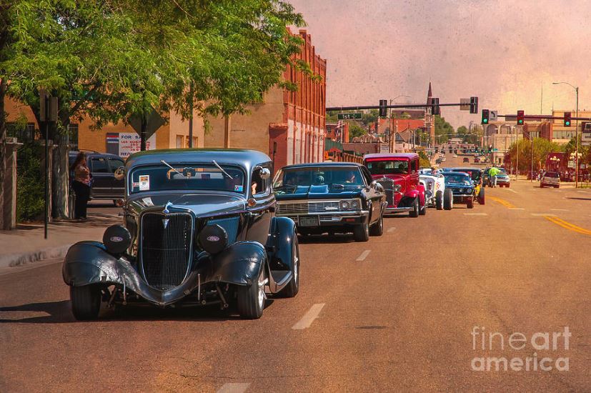 jbartelt's tweet photo. If you love a good parade, you’ll want to check this out !! “Rods On Parade In Pueblo” Metal Art Print by John Bartelt!  …  https://t.co/WpaWAW2hRY … #automotiveart #artworks #artlover  #classiccar #vintagecar #nostalgic  #collectorcars  #artdeco #carsofyesteryear #autoclassics https://t.co/MpWHmGC7hH