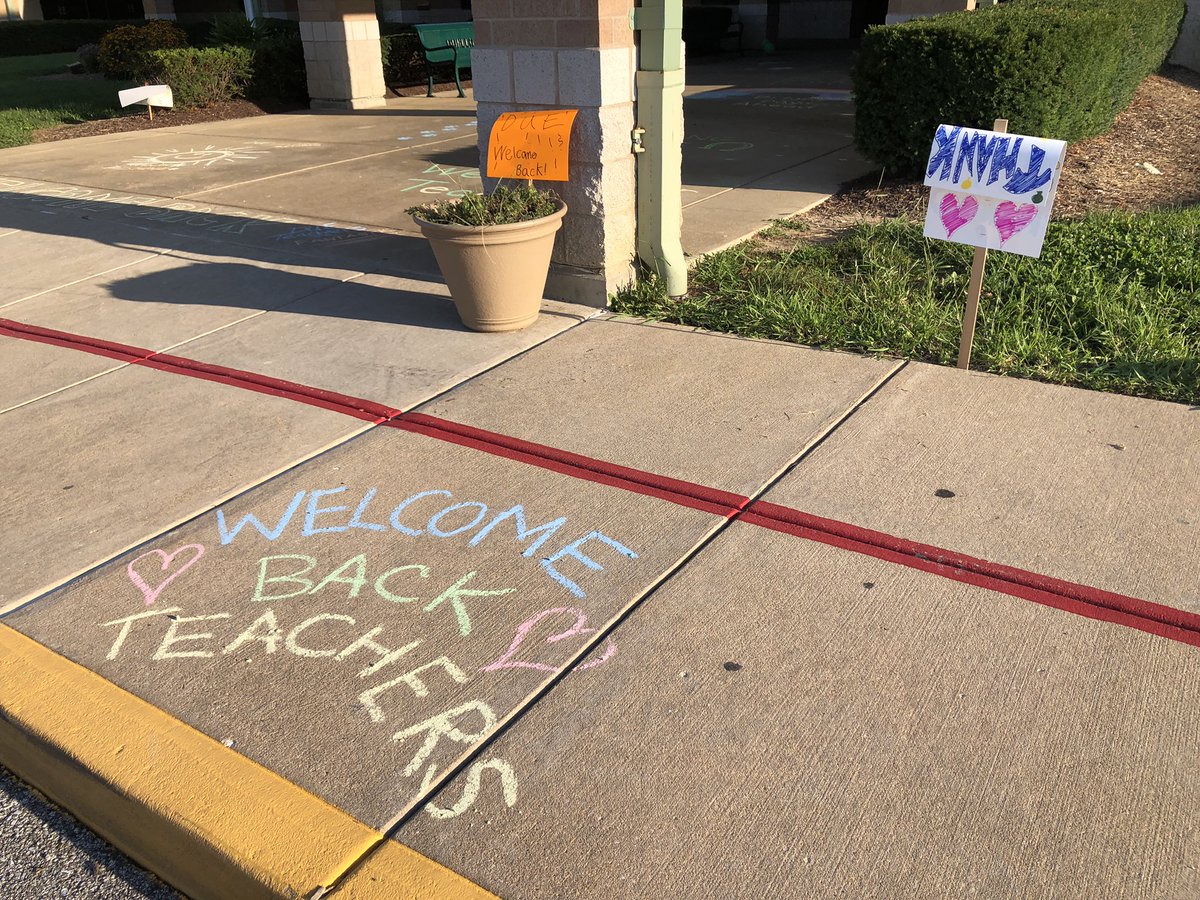 MrsBarnes5thGr's tweet photo. What a great way to start the day @duello_elem! Thanks Duello Family! #DuelloStrong #WhateverItTakes https://t.co/qeo4pYJmbA