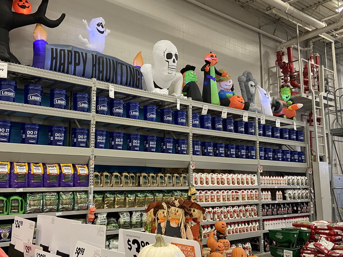 jordanwebbATL's tweet photo. That awesome time of year when Halloween and pressure washer season collide. https://t.co/6IIVlDeOy8