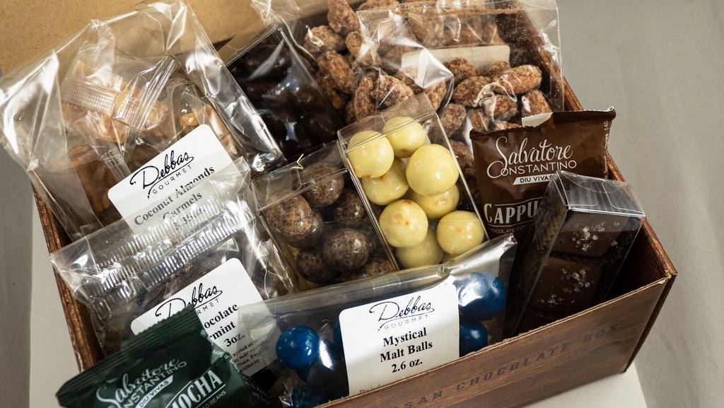 debbasgourmet's tweet photo. Sooo, it looks like this is lasting longer than we all thought eh?

Our team has been working to craft premium
chocolate confections, and we have set aside 50 Stock Up Boxes available for curbside pickup or shipping.

God Speed!

https://t.co/qra3O8zSpi https://t.co/6gQndCfsCo