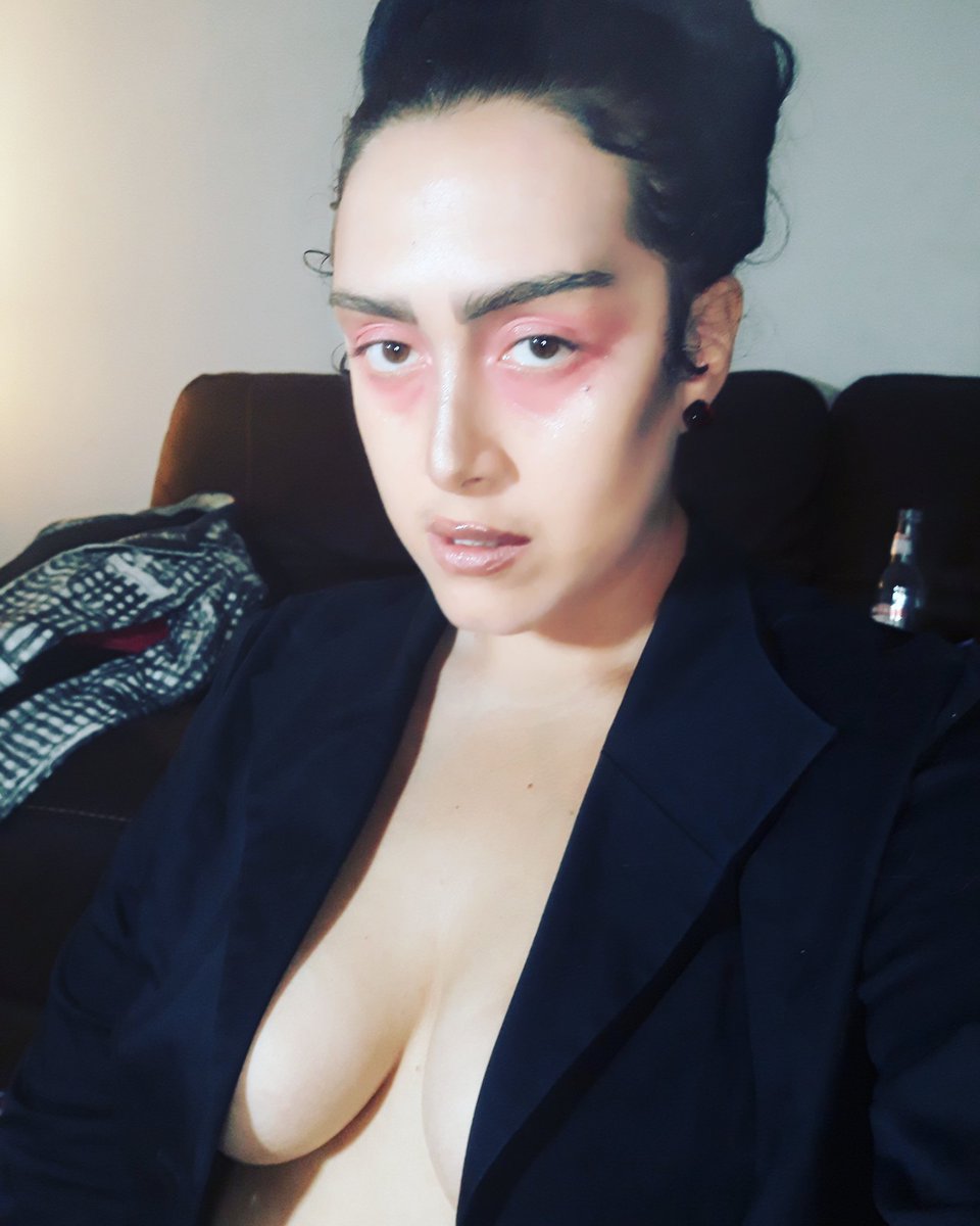 THIS SAT @ 9 🤖 sooooo obsessed with my 2nd makeup look for this show, here's a sneak peek w the 1st look #queerandnow #dragandburlesque #burlesqueartist #burlesque #virtualdrag #virtualburlesque #zoomcabaret #zoom #onlinecabaret #onlinedrag #onlineburlesque #misstopia #future