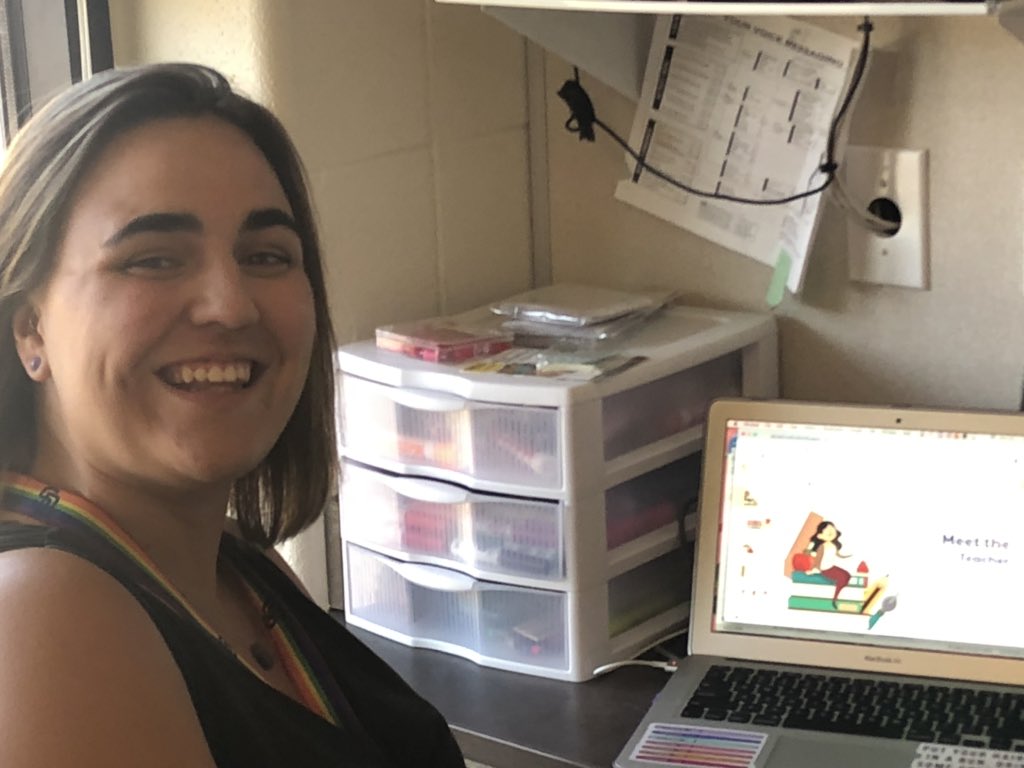 ValdesNativ's tweet image. Our teachers were ready to meet our families in our parent orientation. Thank you for all of your hard work @LewisvilleES #ponystrong