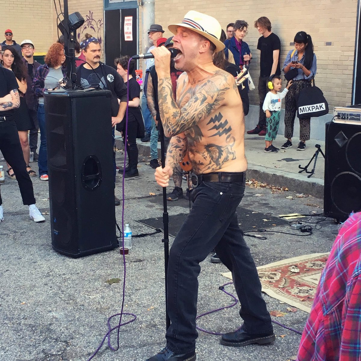 7heads_10crowns's tweet photo. Happy Birthday to this maniac!!
#danstjacques #landed #oss #olneyvillesoundsystem #hammerparty #extinctionmachine #hotknives #sixfingersatellite #vonryanexpress #livinglegend #stjacquesday https://t.co/53t1IqwekT