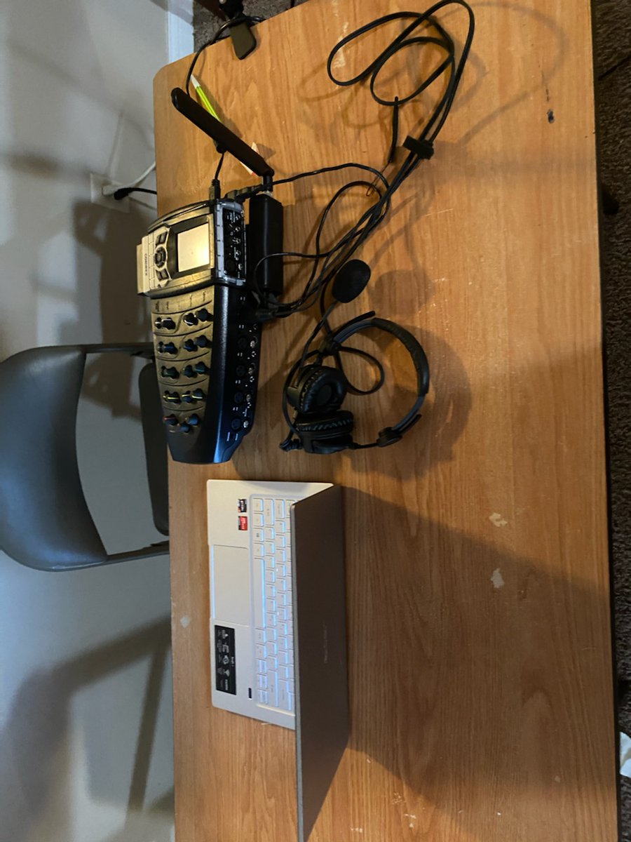 So, the best laid plans...We had some major technical issues at the start of Inside  @BenDavisFB.  @z10nbr0wn and  @SimmonsFamily were in different locations due to the pandemic.  @johnnystir was in studio. (1)