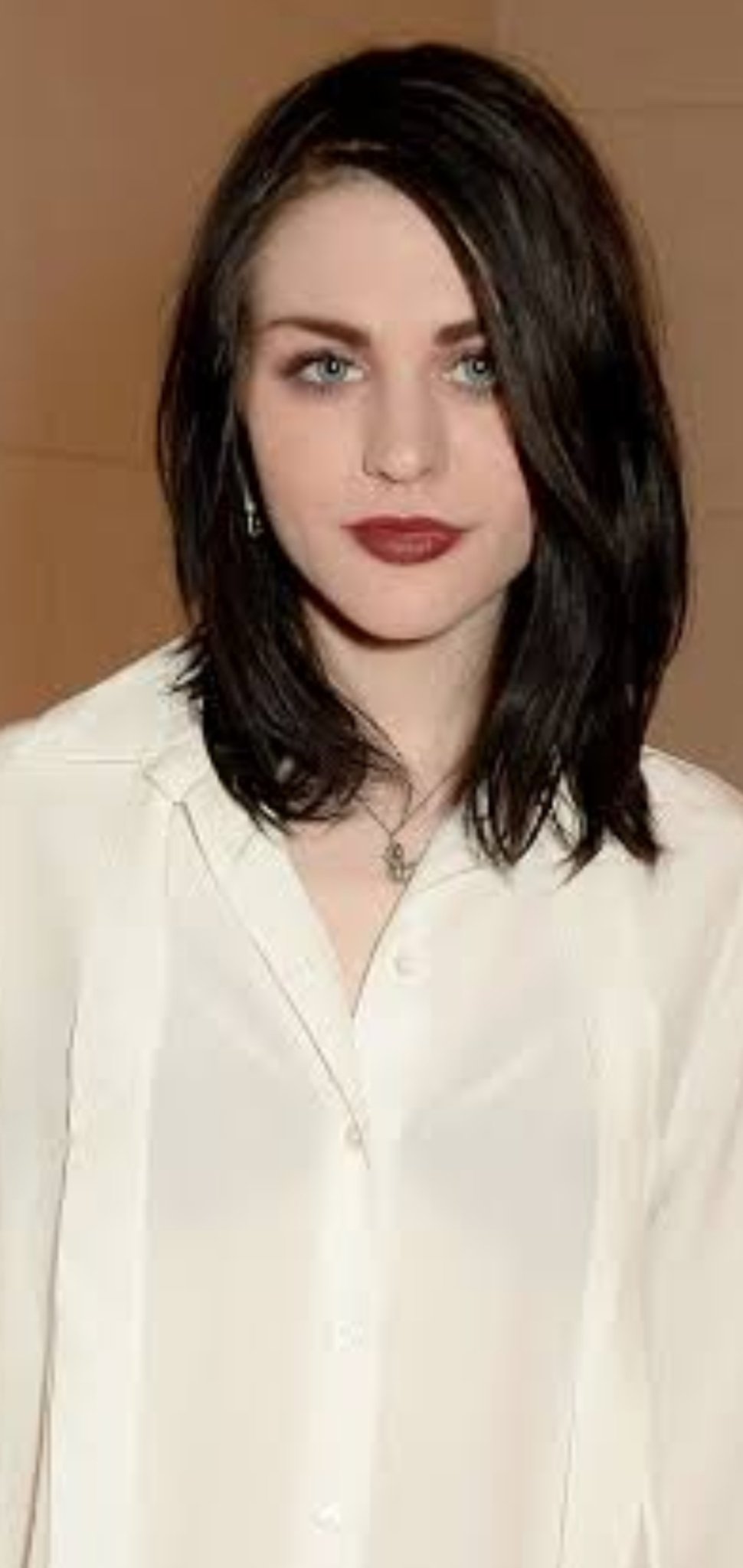 Happy birthday frances bean cobain.. 