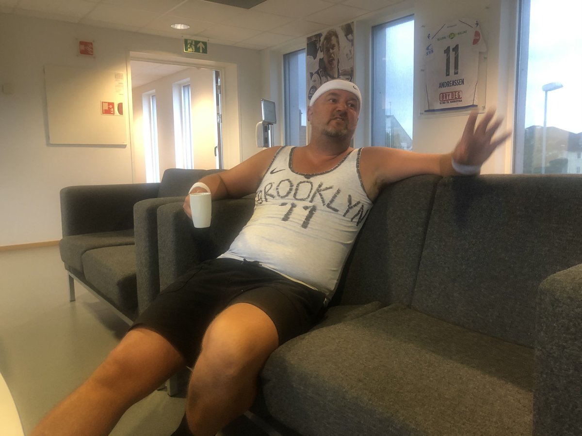 Etter heftige påstander fra fysio Sørhus på at ingen over 30 år kan gå i baskettrøye. @RunarNordvik satte skapet på plass idag . <a href="/FKHaugesund/">FK Haugesund</a>