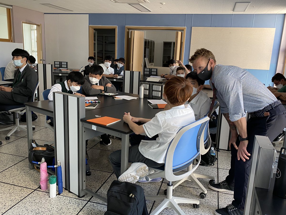 JeannieSung's tweet image. When you learn something new, make it stick by communicating your understanding to your peers. Listen to peer feedback and restate/paraphrase what you hear to make it stick even more! #LearningIsAProcess #SJA_Jeju