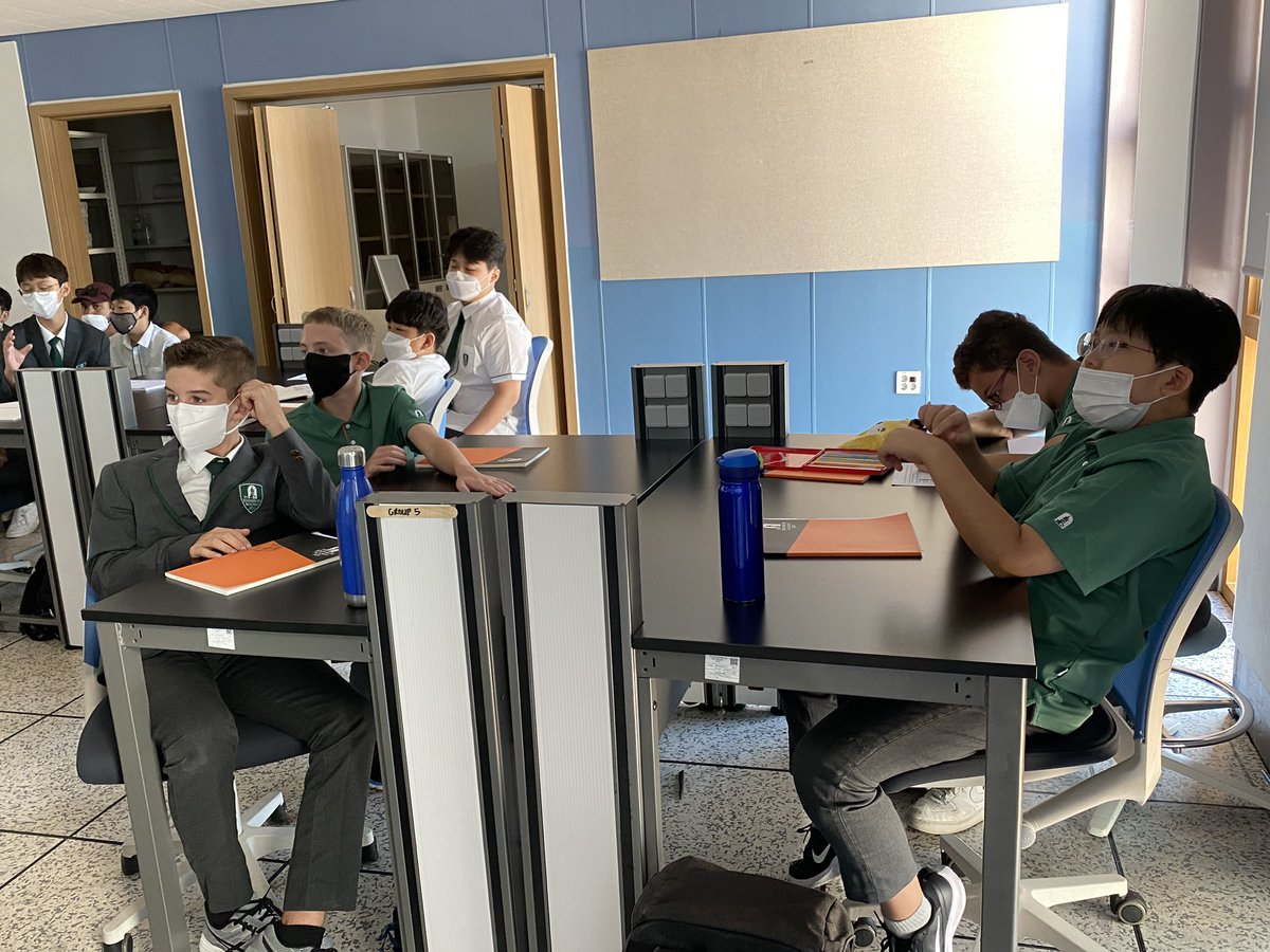 JeannieSung's tweet image. When you learn something new, make it stick by communicating your understanding to your peers. Listen to peer feedback and restate/paraphrase what you hear to make it stick even more! #LearningIsAProcess #SJA_Jeju