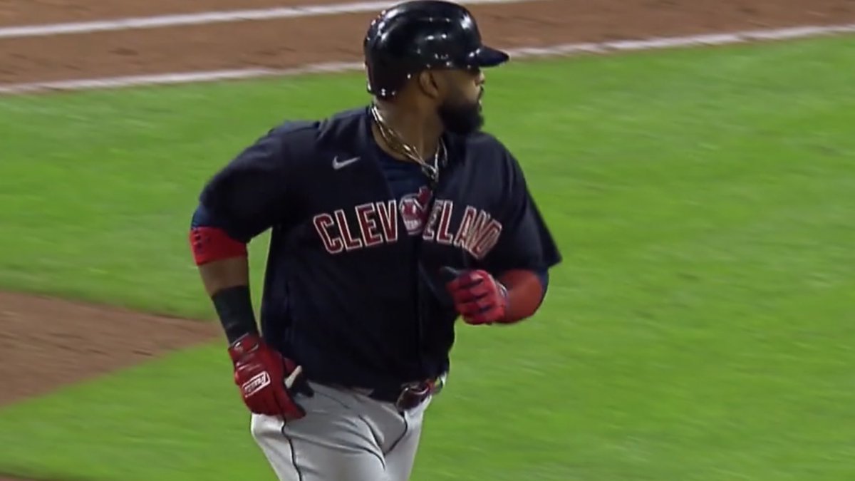 ChiefWahoo47's tweet photo. Peek-a-boo https://t.co/vHjijokCnN