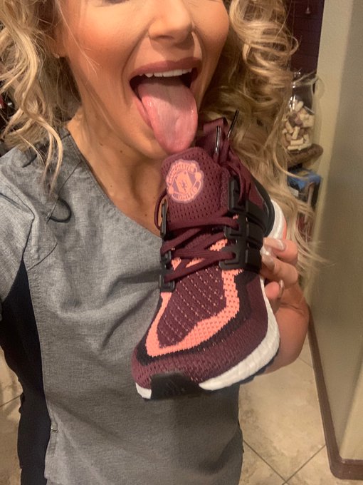 I got my @ManUnitedWorld x @adidas Kicks!! @DannyMountain10 you jealous https://t.co/Qs9mf66NbL<a class="tags" target="_blank" title="On Twitter" href="/?out=eyJ0eXAiOiJKV1QiLCJhbGciOiJIUzUxMiJ9.eyJpYXQiOjE3MTkzOTM4NjcsImlzcyI6InR3cG9ybnN0YXJzLmNvbSIsIm5iZiI6MTcxOTM5Mzg2NywiZXhwIjoxNzUwOTI5ODY3LCJyZWRpcmVjdF91cmwiOiJodHRwczovL3R3aXR0ZXIuY29tL01hblVuaXRlZFdvcmxkIn0.KezrjRT-VDj7lXfUnUKNMFSPTGLDeRoysOPyBLG0nsDsGITCzDiziyeGP_1SkjbLXM7F_Vyh6dqxV_Q1ccIefw">@ManUnitedWorld</a><a class="tags" target="_blank" title="On Twitter" href="/?out=eyJ0eXAiOiJKV1QiLCJhbGciOiJIUzUxMiJ9.eyJpYXQiOjE3MTkzOTM4NjcsImlzcyI6InR3cG9ybnN0YXJzLmNvbSIsIm5iZiI6MTcxOTM5Mzg2NywiZXhwIjoxNzUwOTI5ODY3LCJyZWRpcmVjdF91cmwiOiJodHRwczovL3R3aXR0ZXIuY29tL2FkaWRhcyJ9.Mive09eWc9tfDRDTxo9uoEuc_wgy0_ho-sF3J9ze8MuX8IRzQ1HXj9EVc_z5I2M1Xpxt6OKyoIepGFtVOjfUOQ">@adidas</a><a class="tags" href="/tag/dannymountain10">@dannymountain10</a><a href="/tag/brazilianwax"class="tags"><span>#brazilianwax</span></a><a href="/tag/bald"class="tags"><span>#bald</span></a>