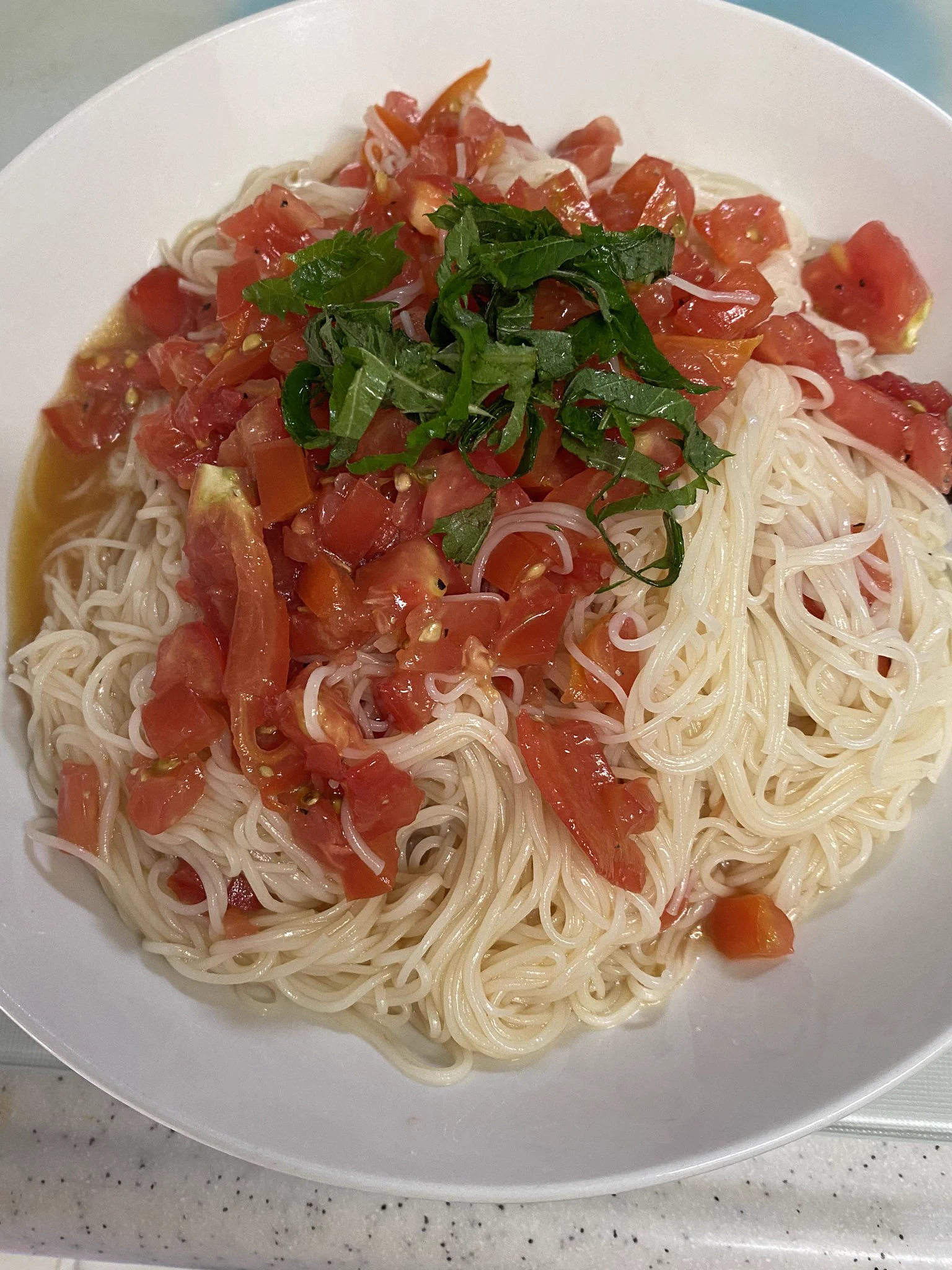 作ってみた！✨
自家製トマトと大葉～
サッパリ美味しい！
白だし大好き🥺🖐  