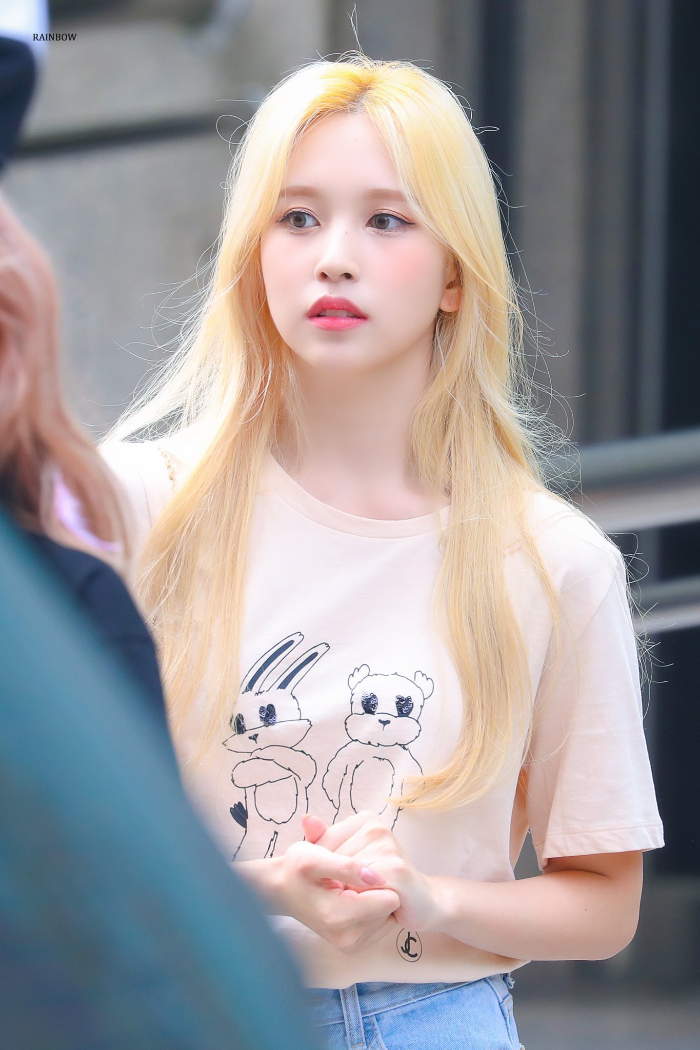 ミナがよく使うリップとチークだって 同じのつけたら ミナのようになれるかなぁ Twice ミナ Mina T Co Mnq3kiyhq0 Twitter