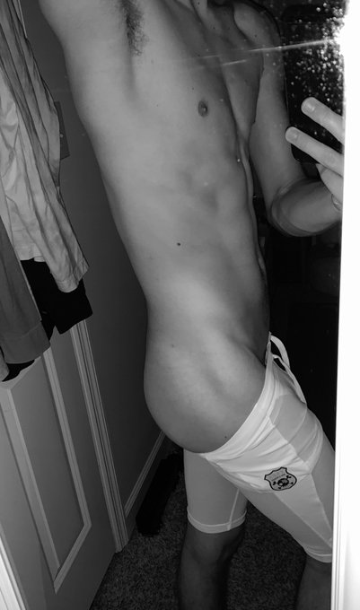 It&rsquo;s never too late for dessert 🍰🥵 https://t.co/9ou0GKvsat