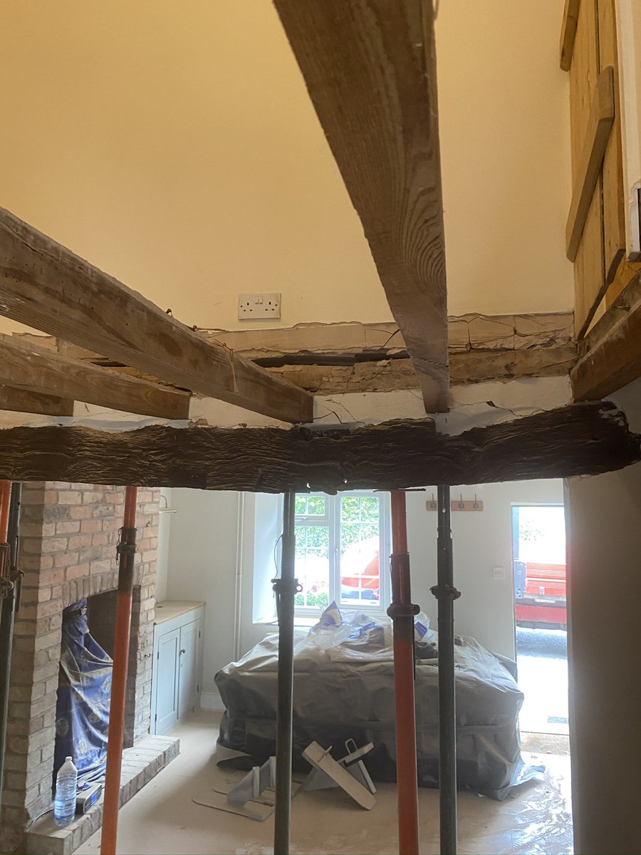 PBConstruction5's tweet photo. 👀 A sneak peak at a renovation in progress that strengthens the structure of the property whilst allowing alterations to client’s specifications 👀. #oakbeams #leicestershirebuilder https://t.co/KX2hOUA6zJ