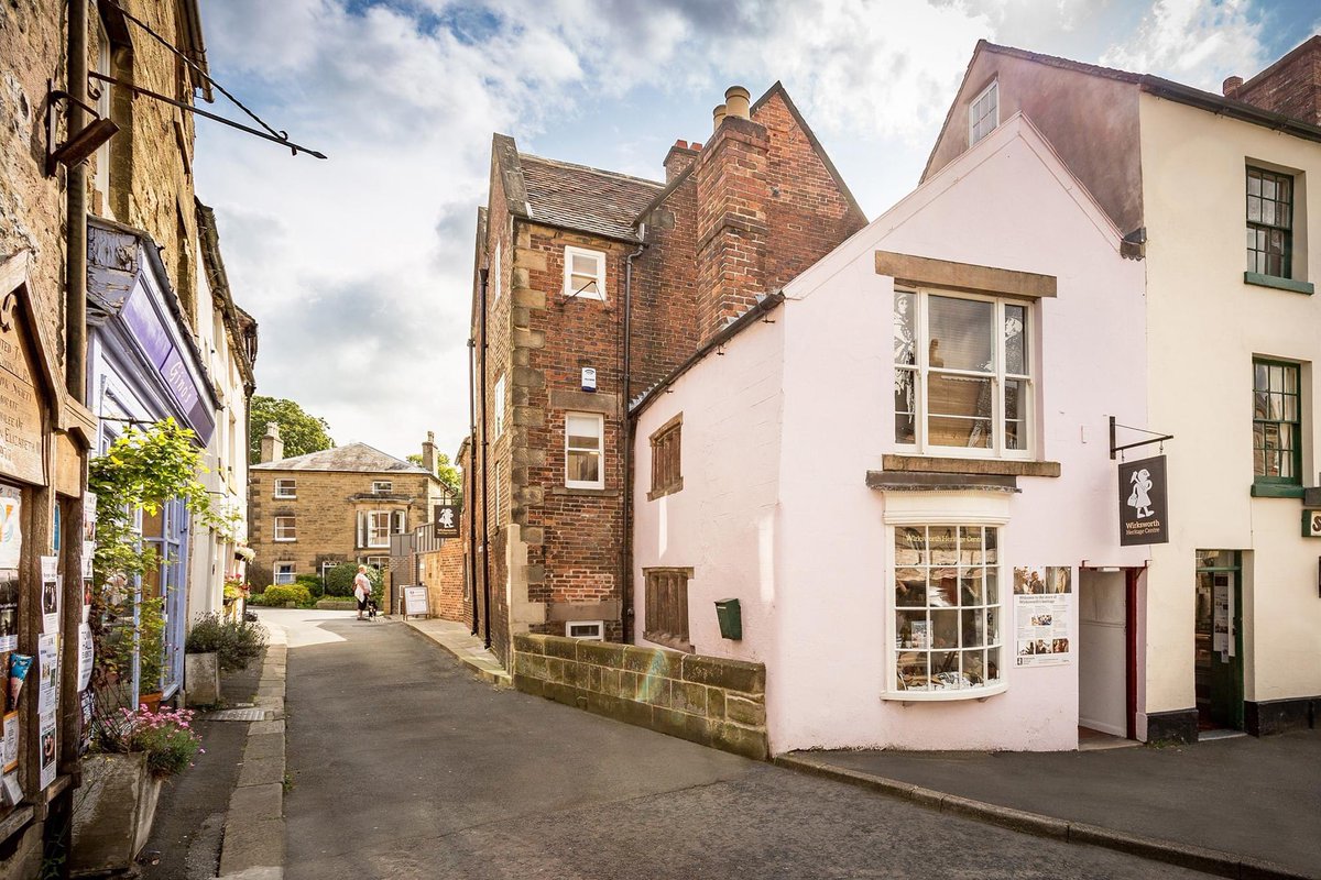 Soak up the sights in the magnificent market town of Wirksworth on a guided walk! 🏡👣 from 
Wirksworth Heritage Centre, last just over an hour, and allow you to explore the hidden history of the town 😮
👉For details email info@wirksworthheritagecentre.org