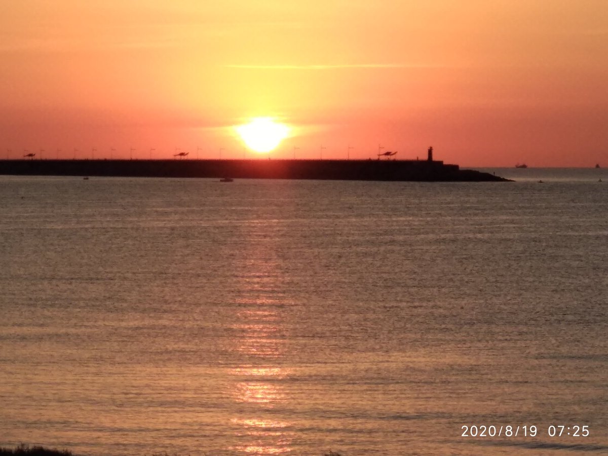 alexelchato's tweet photo. @MeteOrihuela Amanecer desde la veleta https://t.co/IdPKi4PD1D