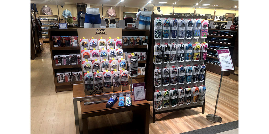 西武池袋本店 Pop Up フェア 1 1000socks 個性豊かでhappy気分になれるソックスを期間限定でご紹介 西武池袋本店80周年記念限定デザインを2柄発売しています 種類豊富なデザインの中からお気に入りの1足を見つけましょう 9 1 火 まで 5階
