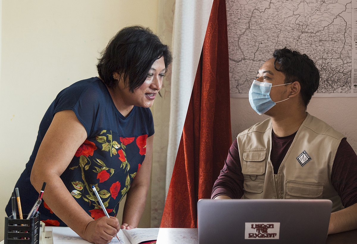 'It gives me immense pleasure to help underprivileged and marginalised people lead dignified lives.' Shikha, @people_in_need humanitarian working on @DFIDNepal funded project in #Nepal. bit.ly/3kZEY35 #WorldHumanitarianDay2020 #WHD2020