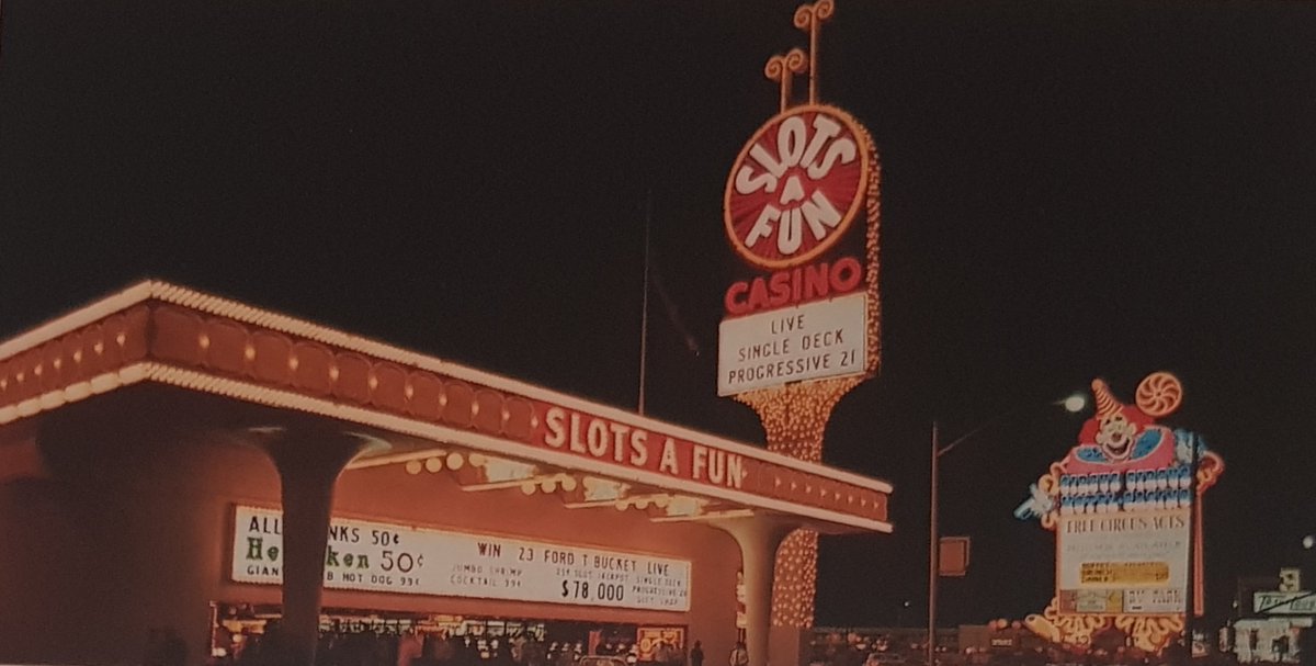 vegaschipsuk's tweet photo. Vintage Vegas: Slots-A-Fun circa 1980's.
The casino was famous for it's low cost games, even in modern times they had $1 minimum blackjack tables but all table games were removed in 2011. Click to see some vintage chips issued in 1973 and 1995.
#SlotsAFun #LasVegas #CasinoChip https://t.co/ANKqKZhJAl