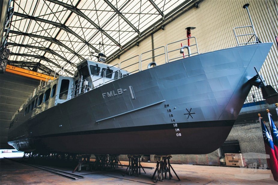 ⚓️🚢🇹🇼🥳

#AsiaPacific 

La armada de #Taiwan acaba de botar el primero de sus nuevos buques de guerra de minas, denominado FMLB-1. Con un desplazamiento de 347 ts y una eslora de 41 m, se espera que contribuyan a cerrar el estrecho de Taiwán en caso de guerra con #China