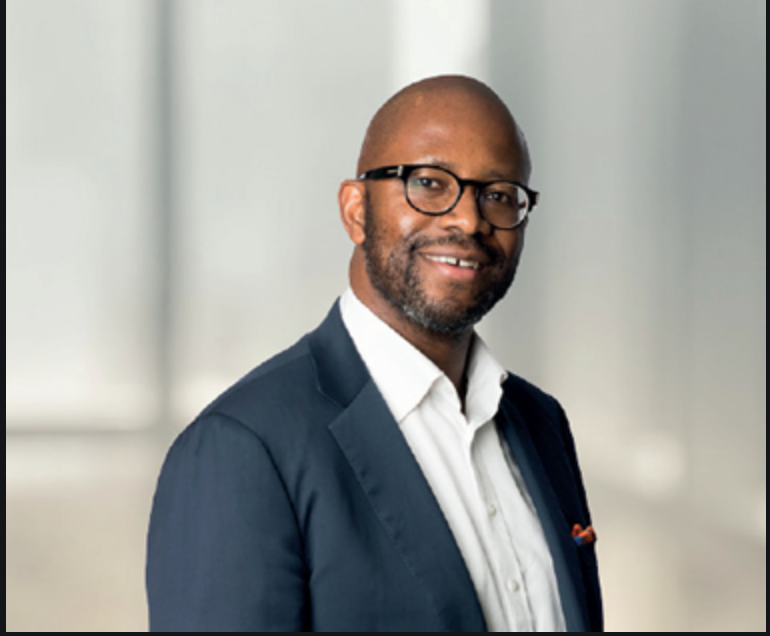 FifiPeters's tweet photo. #BreakingNews
MTN appoints current CFO Ralph Mupita as new Group President and CEO of Africa's largest telecoms operator

Mupita succeeds outgoing CEO Rob Shuter, who will step down at the end of this month.

Mupita will start on September 1 @cnbcafrica https://t.co/xe5ieop3wS