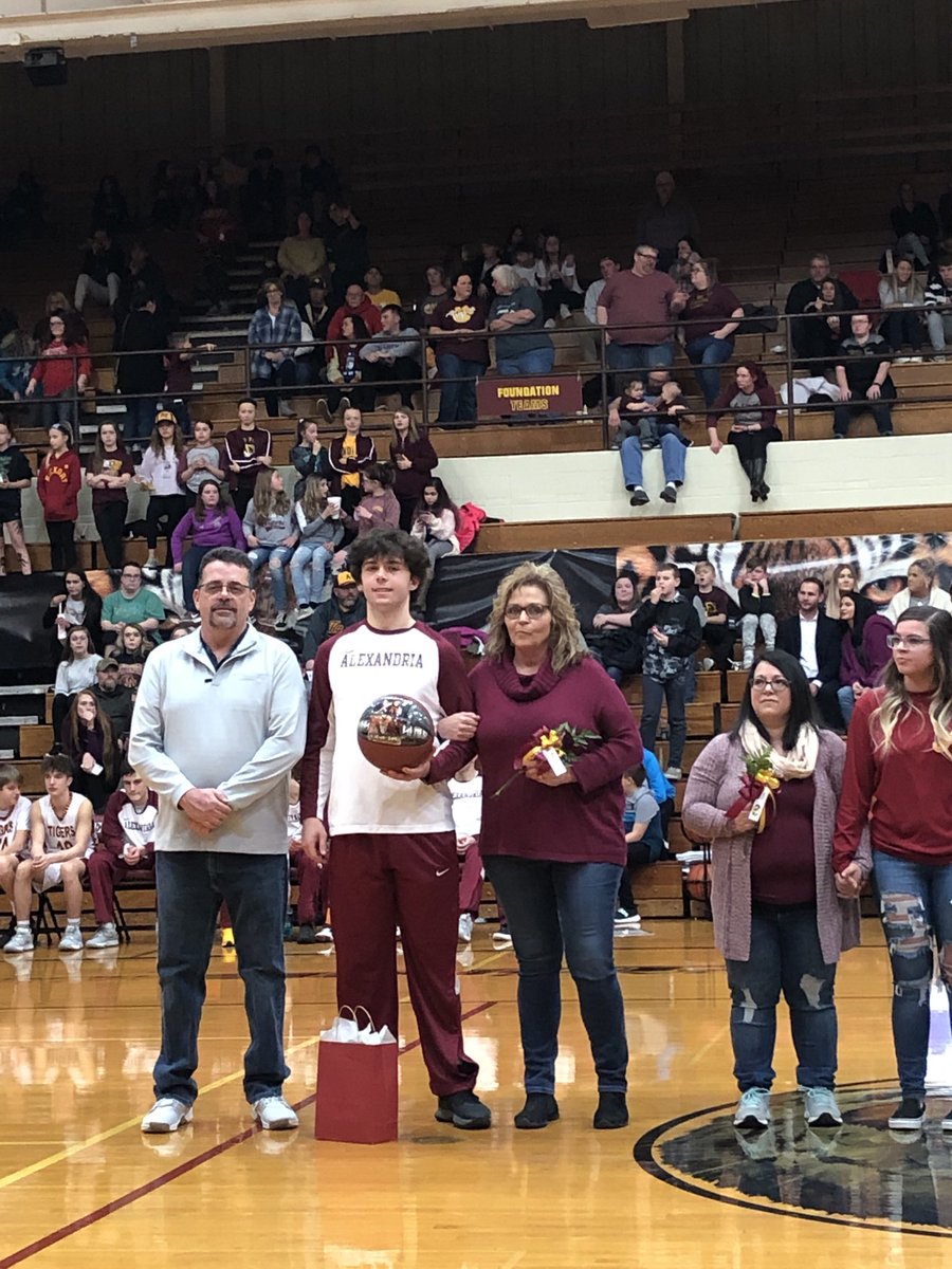 AlexTigersBBall's tweet photo. Senior night basketball! #ATbaseball https://t.co/jqZEqG7Zix