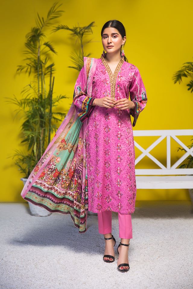 ZVbrand's tweet image. Add a touch of elegance to your wardrobe collection. And feel free to make a statement in our unique outfits of luxurious summer fabrics. Order now from our website or contact us directly on our FB page.  

#SAWANcollection #BrandZeevaro #Zeevaro #ZeevaroFabric