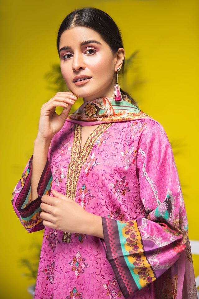 ZVbrand's tweet image. Add a touch of elegance to your wardrobe collection. And feel free to make a statement in our unique outfits of luxurious summer fabrics. Order now from our website or contact us directly on our FB page.  

#SAWANcollection #BrandZeevaro #Zeevaro #ZeevaroFabric