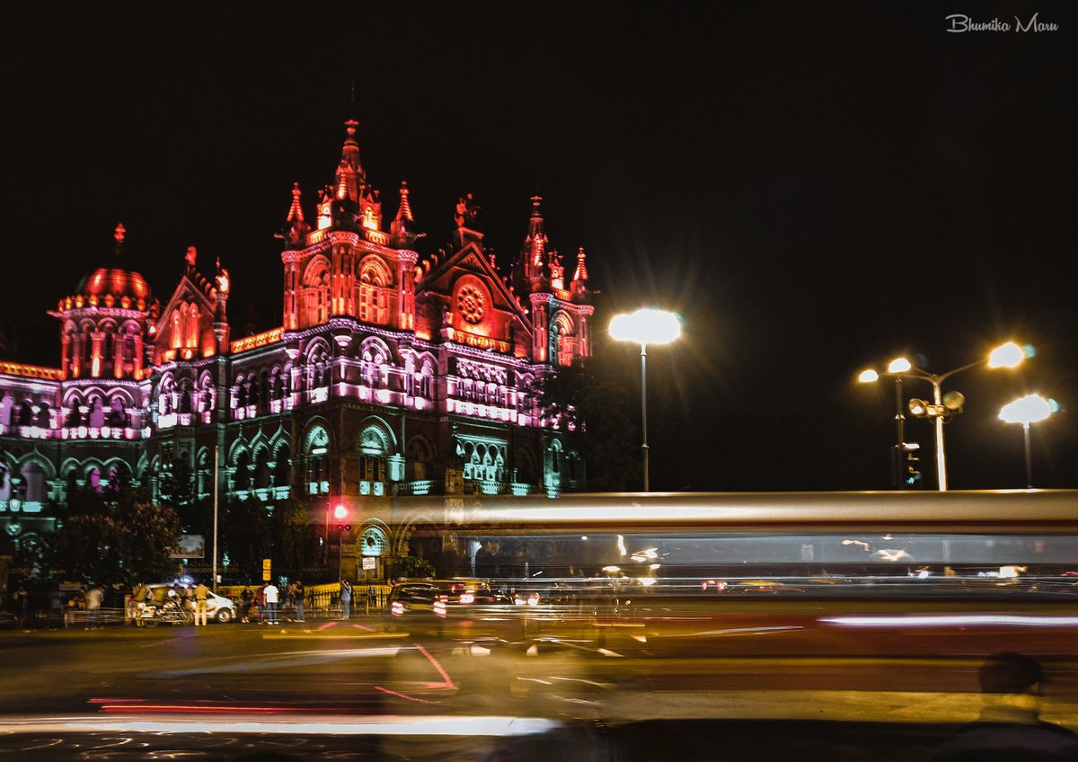 Some chaotic light trails ... #WorldPhotographyDay2020  #WorldPhotographyDay  #Mumbai