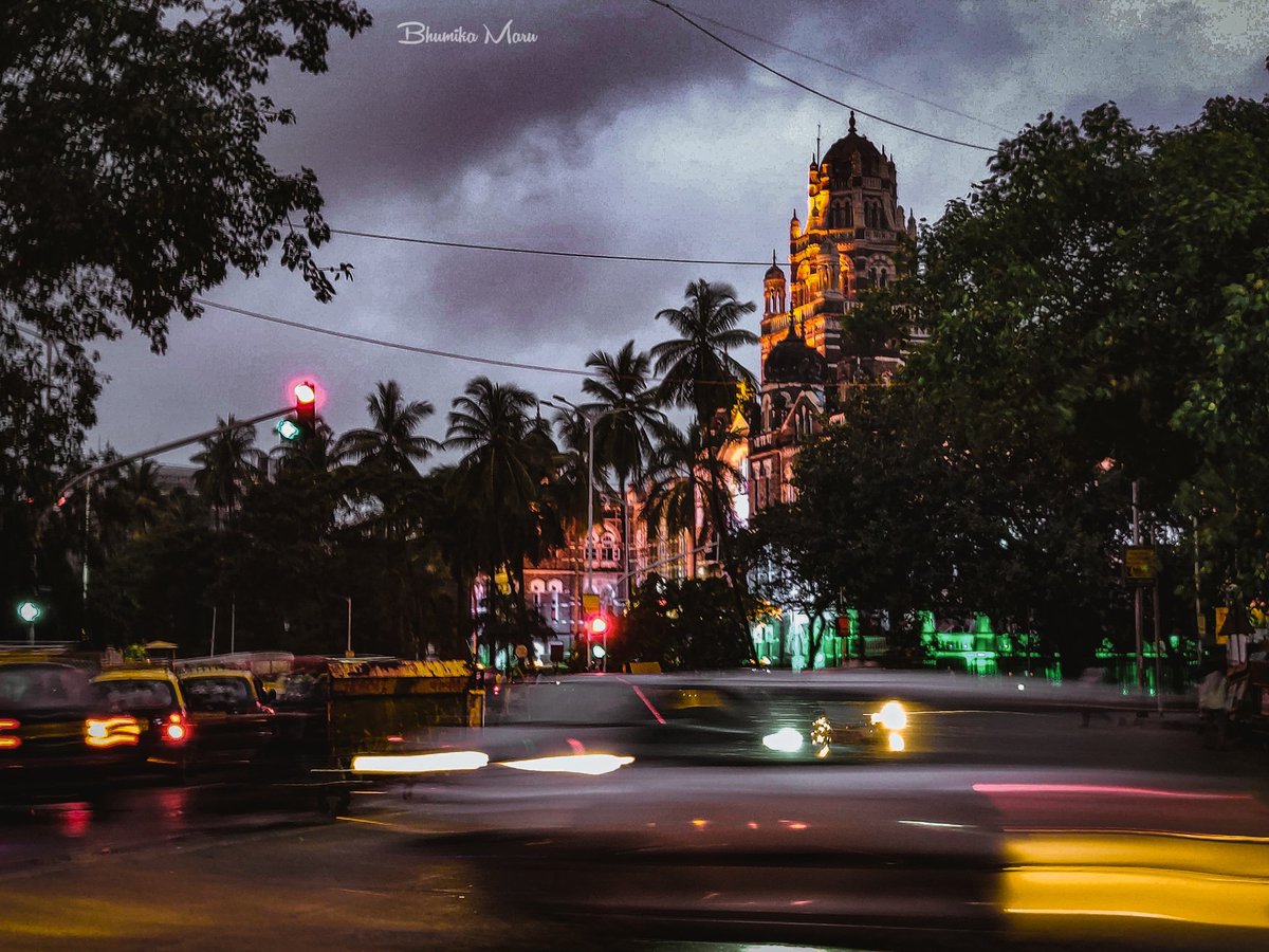 Some chaotic light trails ... #WorldPhotographyDay2020  #WorldPhotographyDay  #Mumbai