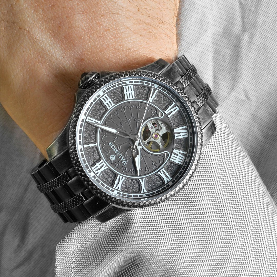 お盆休みも終わり、ビシッと仕事モードに切り替え❗バリモアの時計は