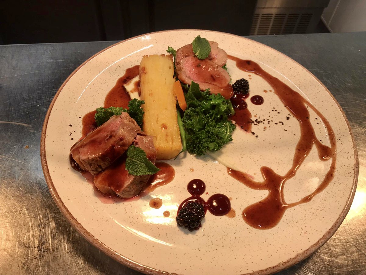 FiveBellsDevon's tweet photo. Shutelake Saddle of Lamb with Blackberry, Spearmint, Lamb Pan Sauce, Daupinoise Potatoes and Buttered Summer Garden Greens @ShutelakeLamb #devonlamb #devonfoodhour https://t.co/FRrogrlT60