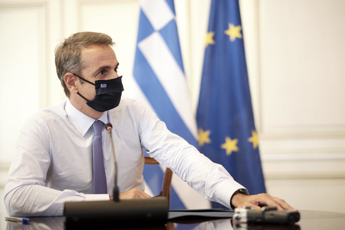 PrimeministerGR's tweet image. Ζητάμε τη στήριξη των πολιτών και στην αντιμετώπιση των fake news, κυρίως μέσα από τις προσωπικές ιστορίες των ανθρώπων που βρίσκονται στην πρώτη γραμμή και αυτών οι οποίοι έχουν δει στην πράξη τι σημαίνει κορωνοϊός και πόση ζημιά μπορεί να κάνει. primeminister.gr/2020/08/19/246…