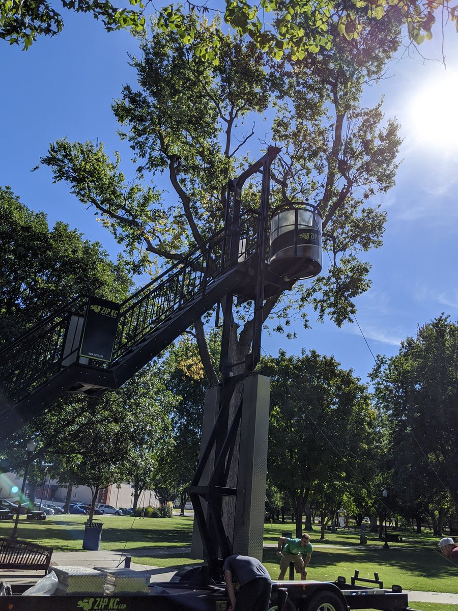 LCCStudentLife's tweet image. Zip line at LCC!