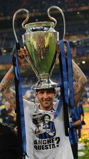 inter_ln's tweet photo. Felix dies Natalis, Matrix!

#Inter #ForzaInter #InterLN #InterFans #notforeveryone #Triplete #Timeless2010 #Materazzi #happybirthday #birthday https://t.co/RvqPzirldR
