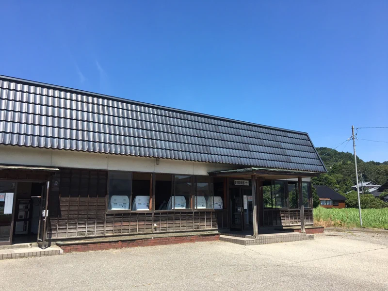 石川県能登地方にある秘境ゲーセン！懐かしの自販機飲食とゲームが楽しめる！