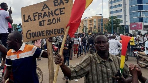 cerbefatihi's tweet photo. Mali's people say,  Down with France and its governor..!
A bas la #France et son gouverneur..! #Mali..🇲🇱

#Africa #Macron #French #Colonialism #Francia  #HumanRight #FreedomAfrica #FranceGoHome https://t.co/f094CiuiJU