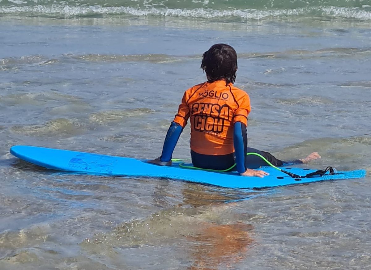 Gracias <a href="/sensacionsurf/">sensacionsurf</a> #barreiros #foz! Hemos disfrutado mucho de las clases de #surf. El próximo año volvemos! #ApoyoAlPequeñoComercio