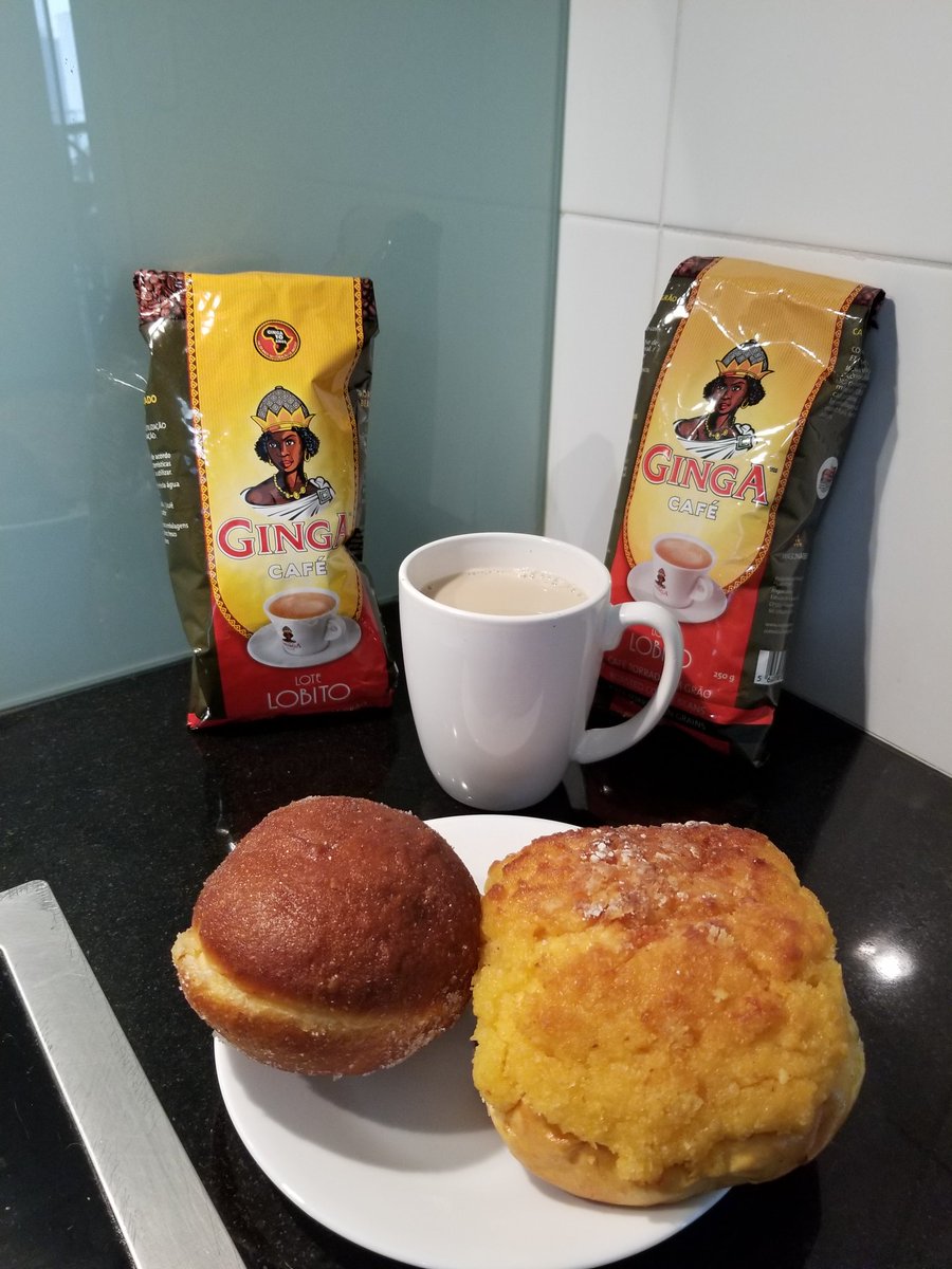 Now to the important part: @TUPUCA_LDA provided breakfast with a mix of local Ginga coffee in galão form; pão de Deus (coconut glaze); bolo de berlin.For lunch, Tupuca provided local Mediterranean fare, arriving in under 30 mins! Don't forget the Angolan-made peri-peri sauce!