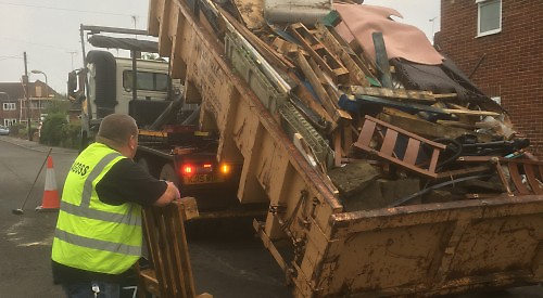 henleystandard's tweet photo. RESIDENTS of the Gainsborough estate in #Henley were able to clear out any unwanted household items at a community skip day. Full story > https://t.co/o1HnqezAav https://t.co/JFfVoxpzz7